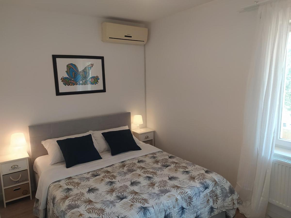 Apartment & Rooms Poppy Rose Zadar Buitenkant foto
