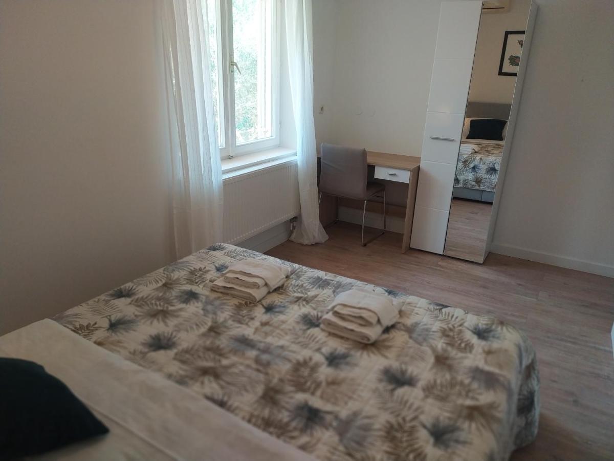Apartment & Rooms Poppy Rose Zadar Buitenkant foto