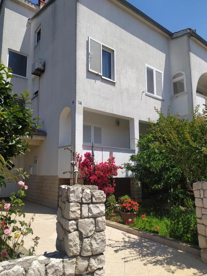 Apartment & Rooms Poppy Rose Zadar Buitenkant foto