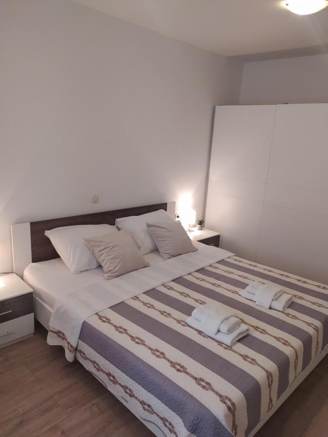 Apartment & Rooms Poppy Rose Zadar Buitenkant foto