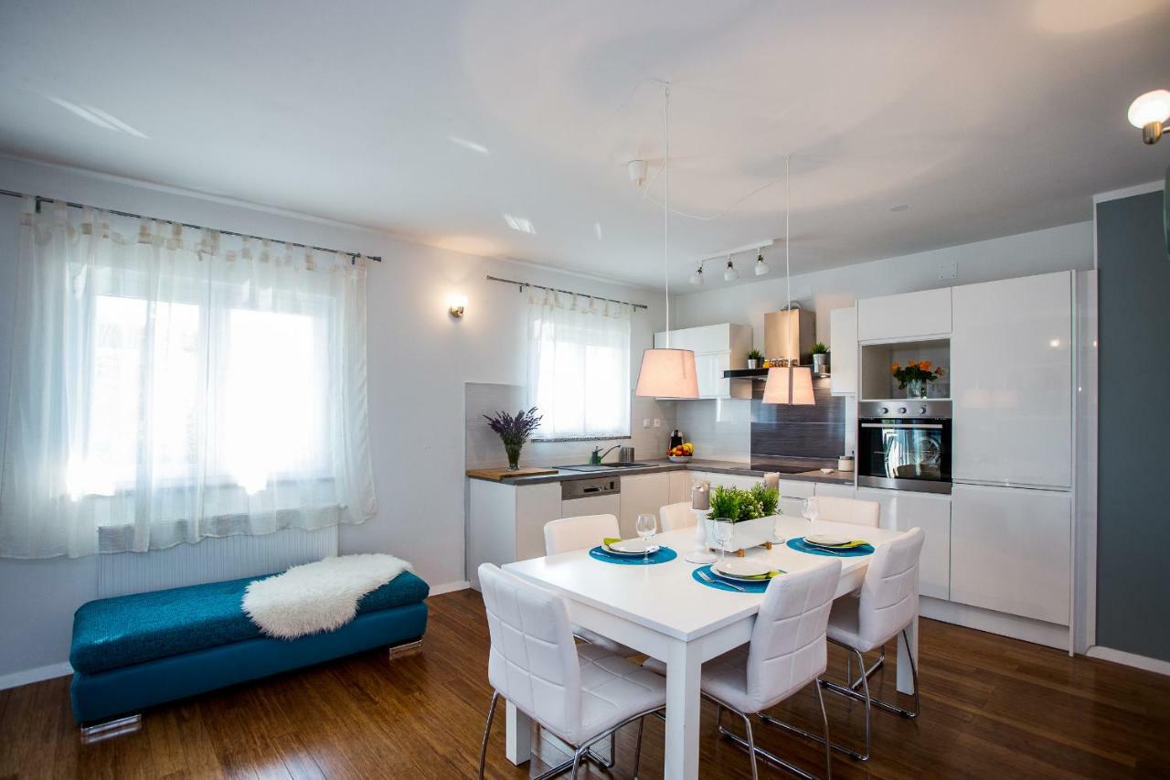 Apartment & Rooms Poppy Rose Zadar Buitenkant foto