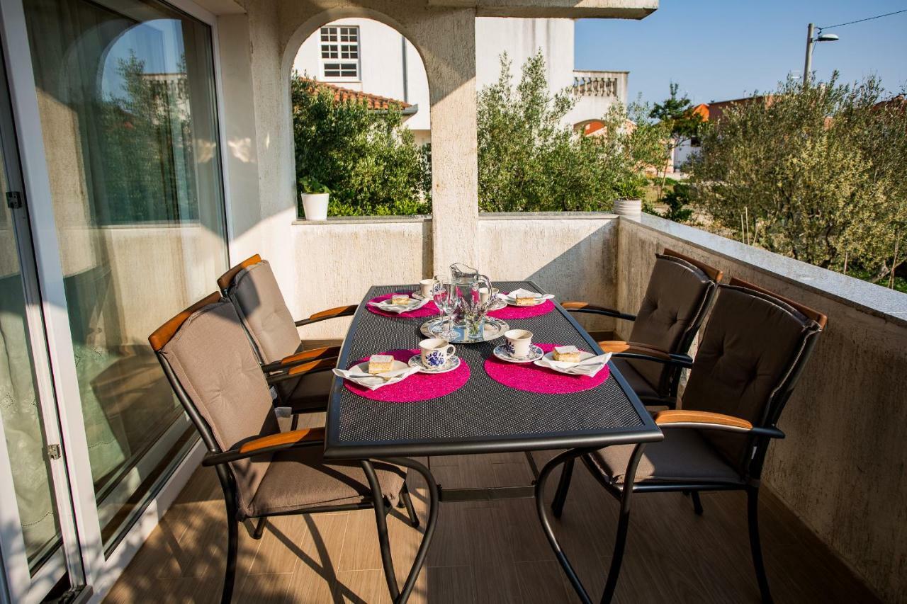 Apartment & Rooms Poppy Rose Zadar Buitenkant foto