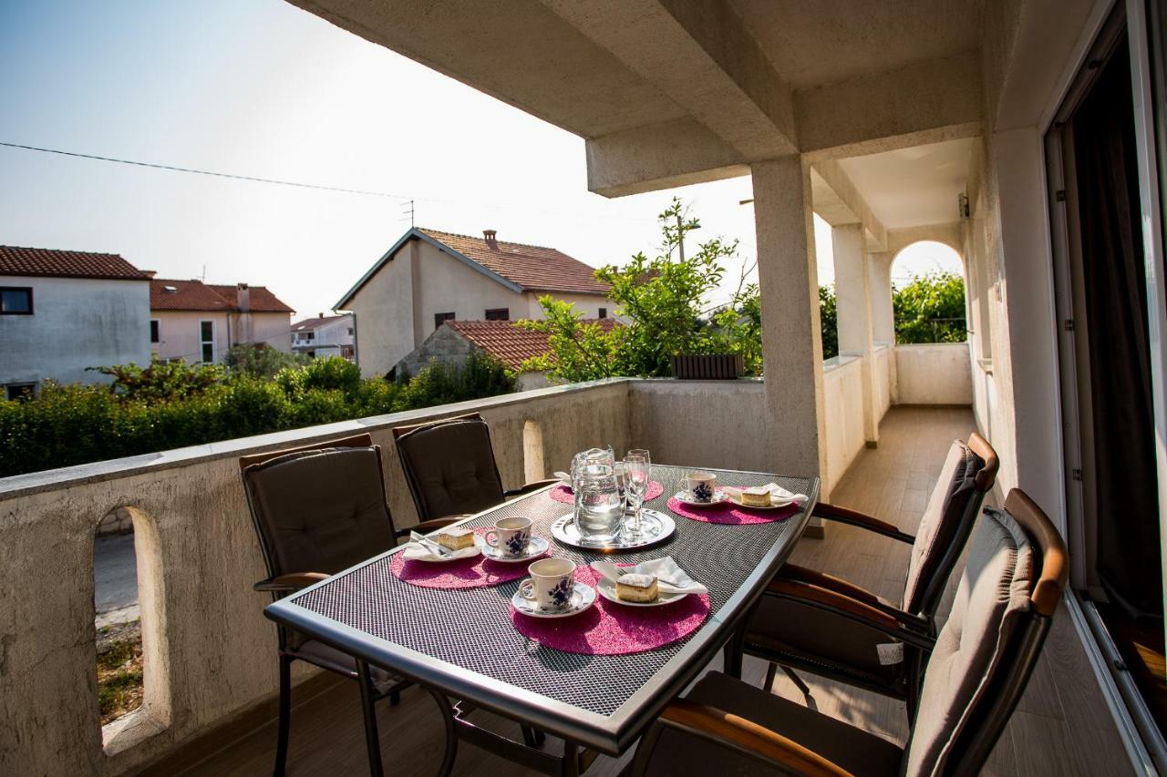 Apartment & Rooms Poppy Rose Zadar Buitenkant foto
