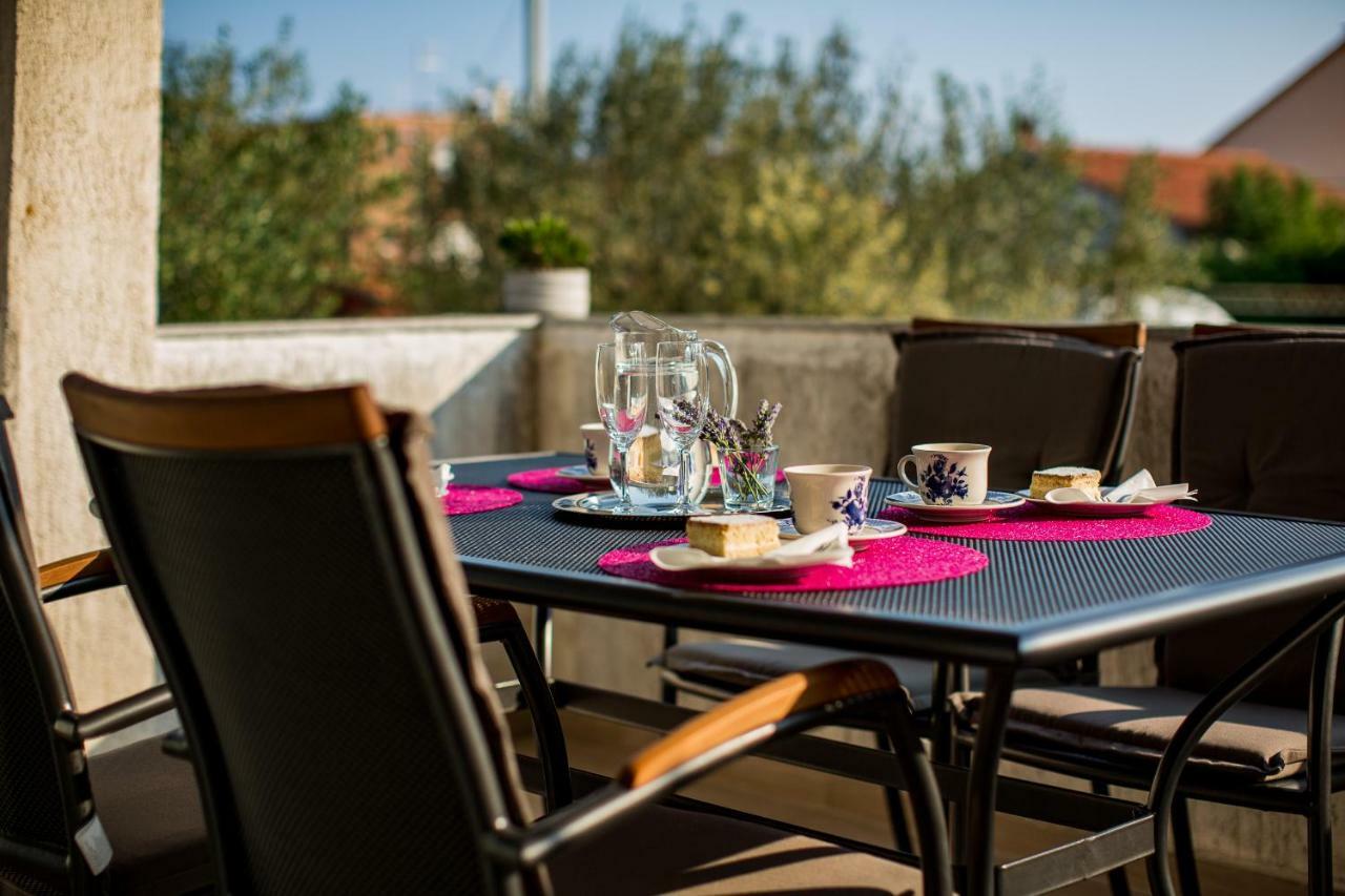 Apartment & Rooms Poppy Rose Zadar Buitenkant foto